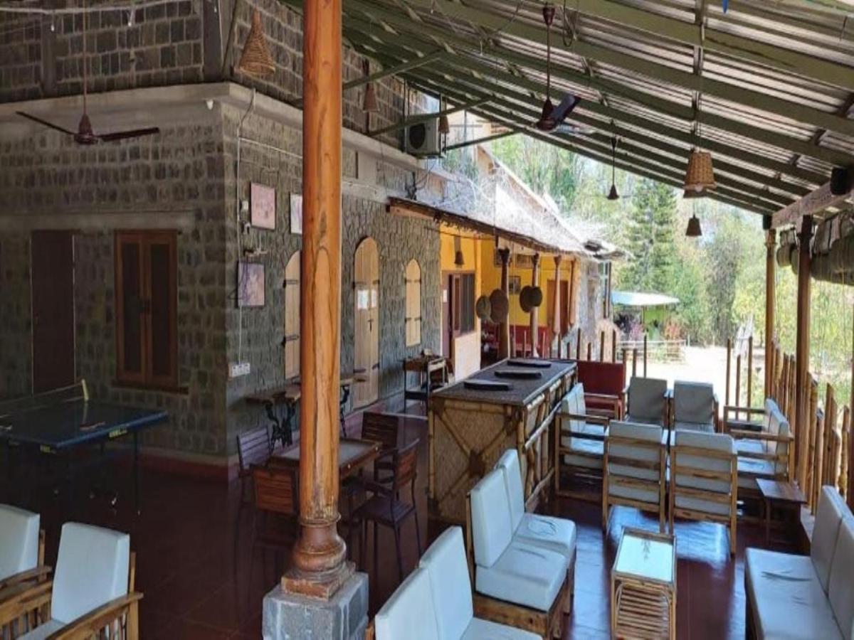 Hotel Jungle Hut à Masinagudi Extérieur photo