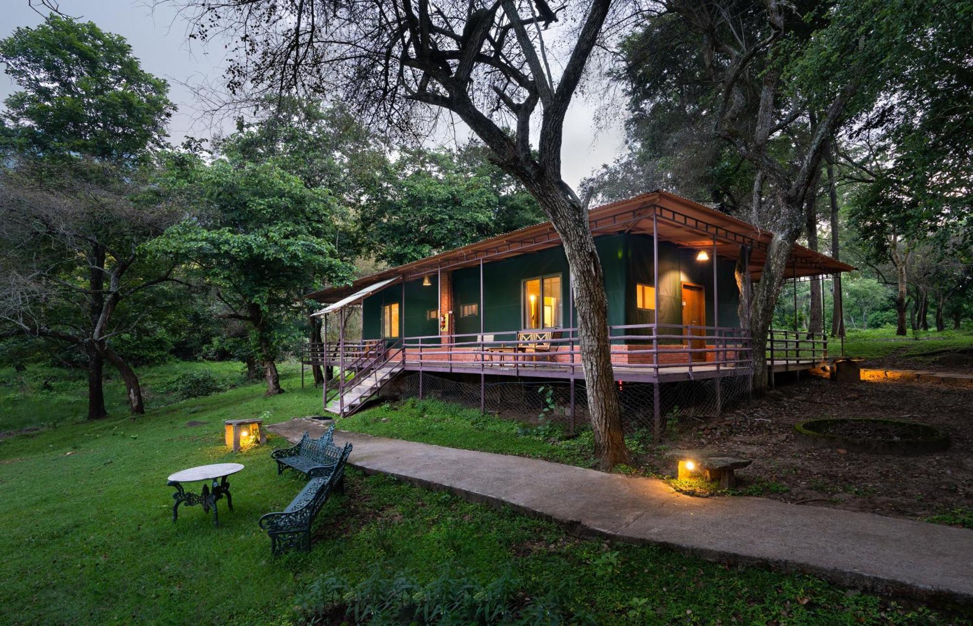 Hotel Jungle Hut à Masinagudi Extérieur photo